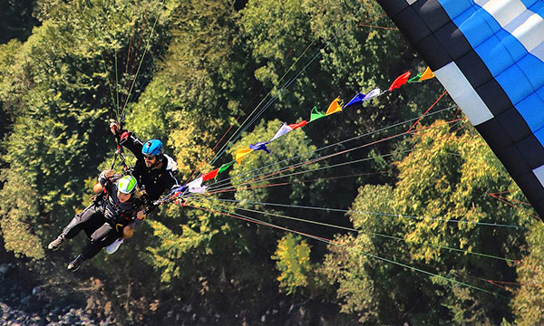Baptême de parapente avec sensations fortes à Saint-Hil'