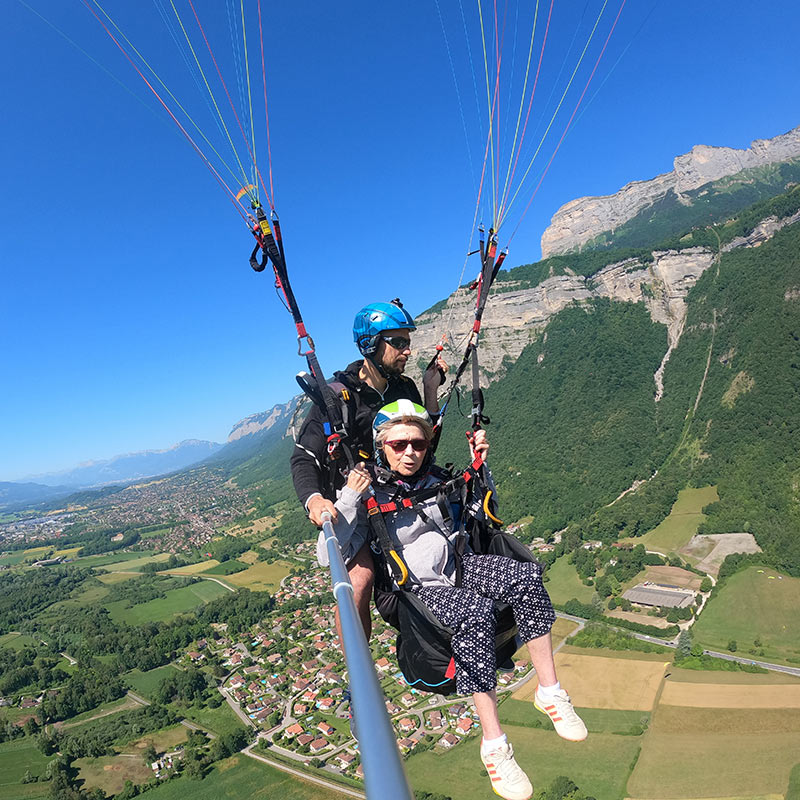 Baptême de Parapente en conditions calmes à Saint-Hilaire