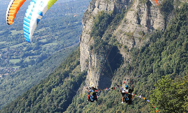 Baptême de parapente à deux à Saint-Hilaire